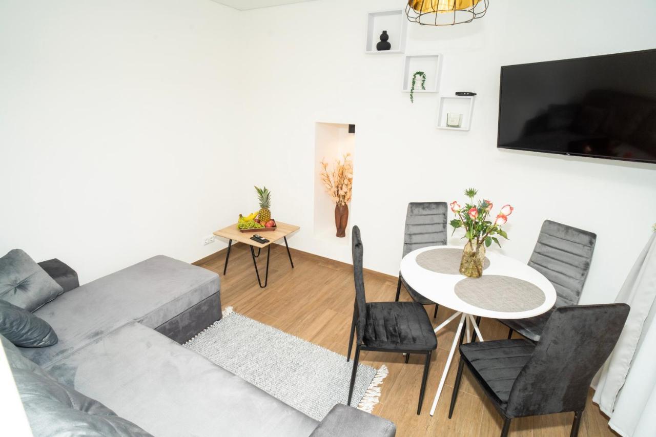 Downhill Apartment On The Groundfloor Kaunas Exteriör bild