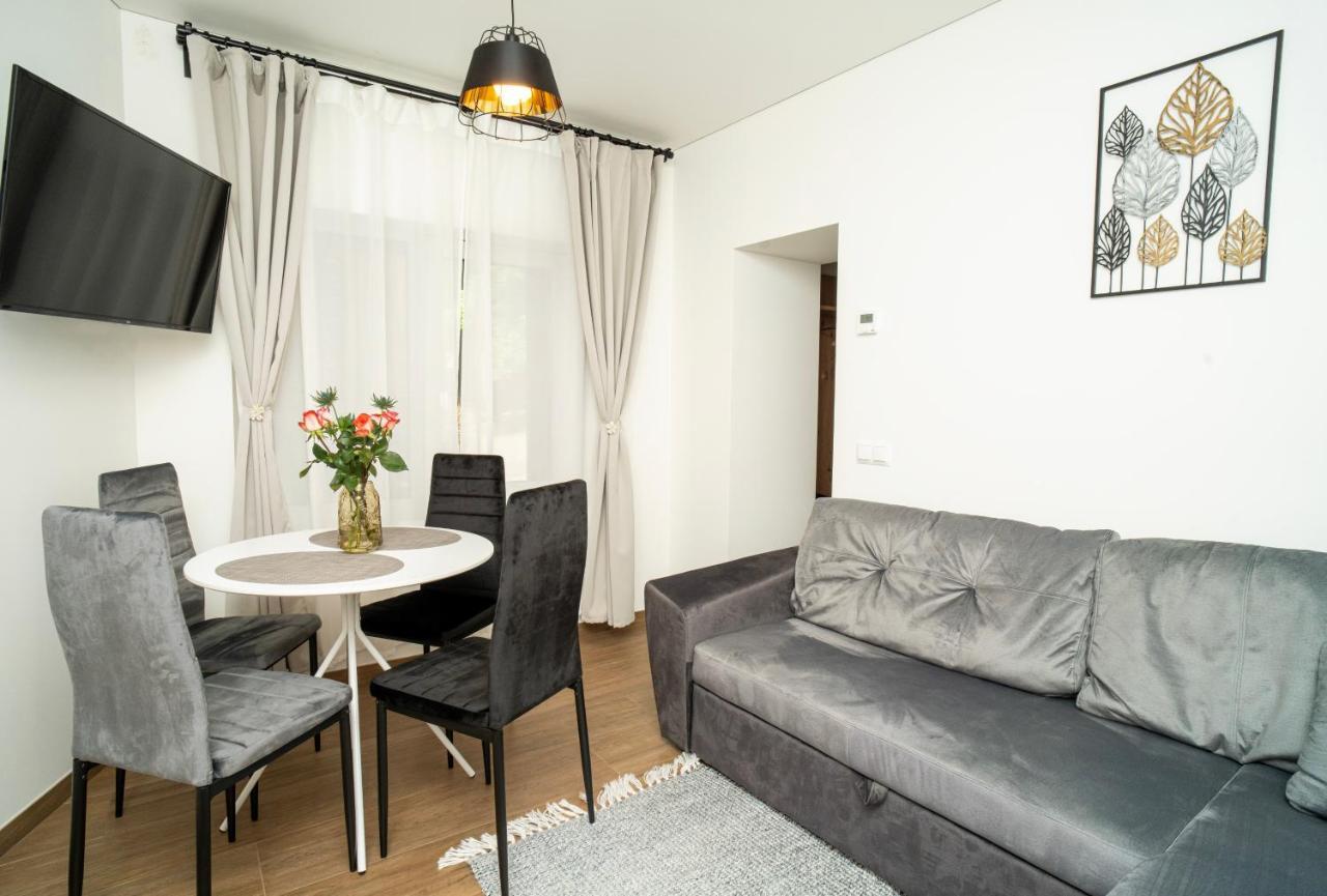 Downhill Apartment On The Groundfloor Kaunas Exteriör bild